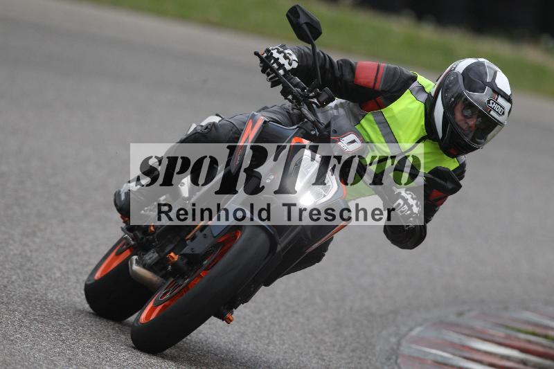 Archiv-2025/10 23.04.2025 Cornu Master School ADR/gruen-vert/0-2